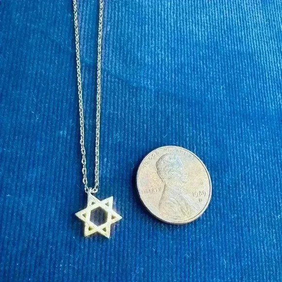 Gold Star of David Necklace New - Picture 3 of 3